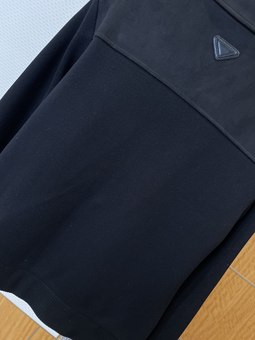 プラダコピー エナメルのトライアングルロゴスエードパッチワークニットジャケット