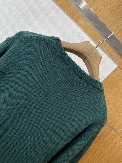 グッチコピー レタージャカードクルーネックニットセーター