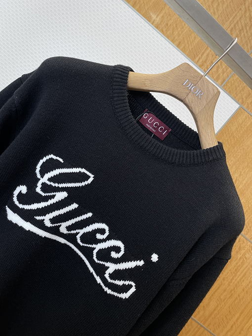 グッチコピー レタージャカードクルーネックニットセーター