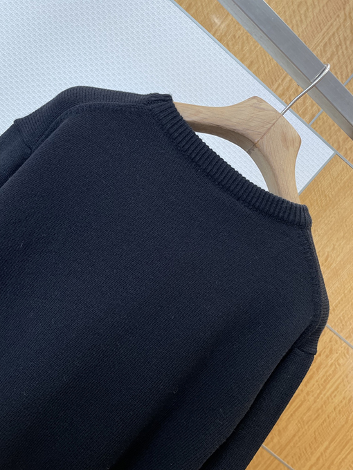 グッチコピー レタージャカードクルーネックニットセーター