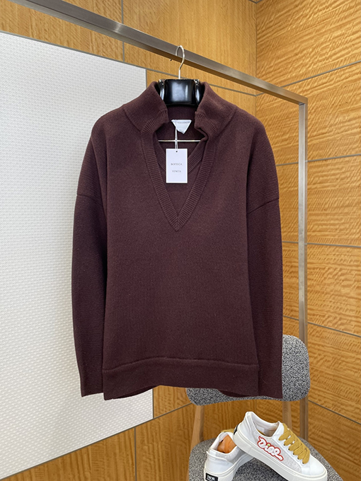 ボッテガヴェネタ Vネックニットセーター