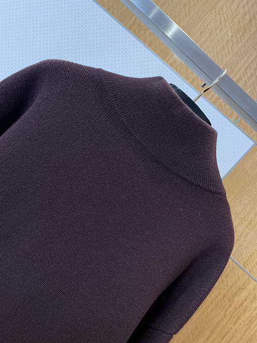 ボッテガヴェネタ Vネックニットセーター