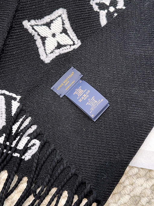ルイヴィトンスーパーコピー 3D Monogram 新しいスカーフ