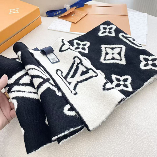 ルイヴィトン ロゴデザインのウールスカーフ