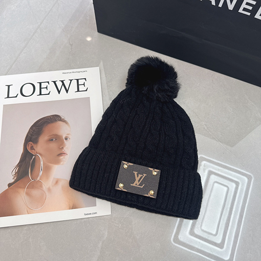 ルイヴィトン 新作ポンポンニット帽