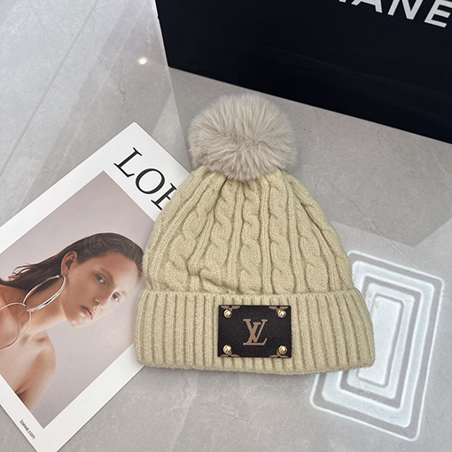 ルイヴィトン 新作ポンポンニット帽