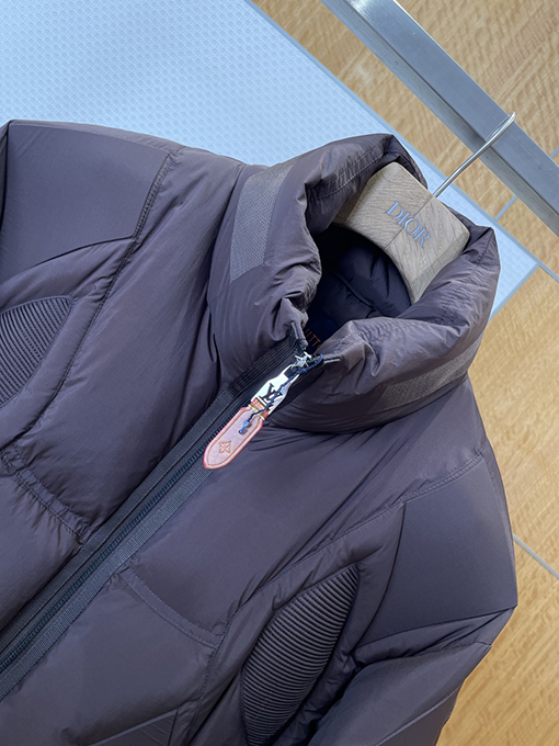 ルイヴィトン LOUIS VUITTON レザーラベルスタンドカラーダウンジャケット