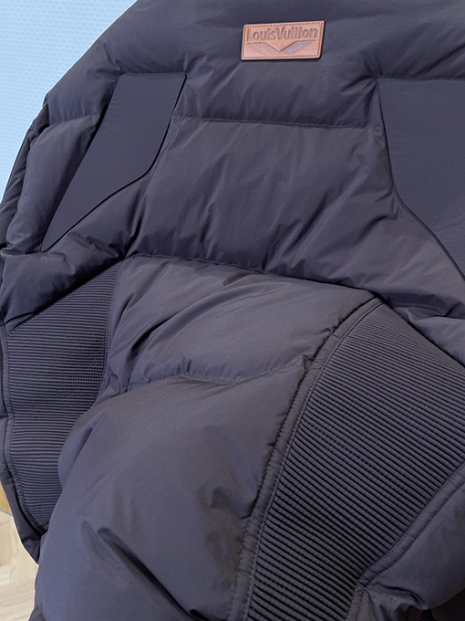 ルイヴィトン LOUIS VUITTON レザーラベルスタンドカラーダウンジャケット