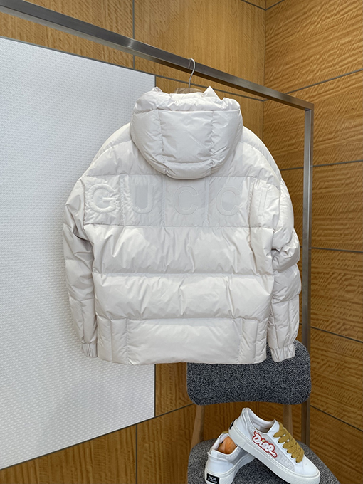 グッチコピー GUCCI 刺繍ロゴフード付きダウンジャケット