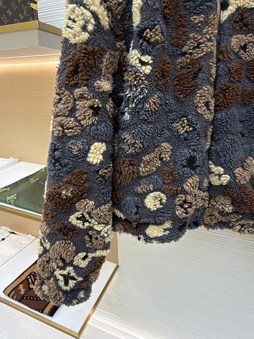 ルイヴィトンスーパーコピー テディフリースリバーシブルジャケット