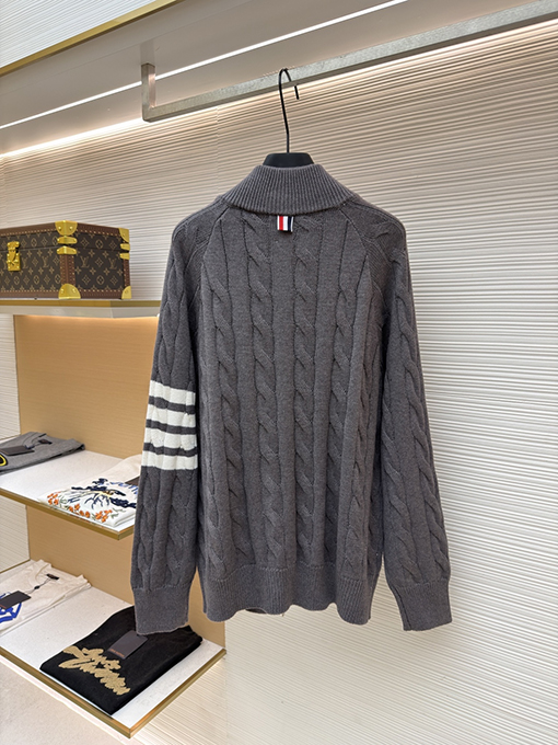 トムブラウンコピー ケーブルニットジャカードジッパーセーター