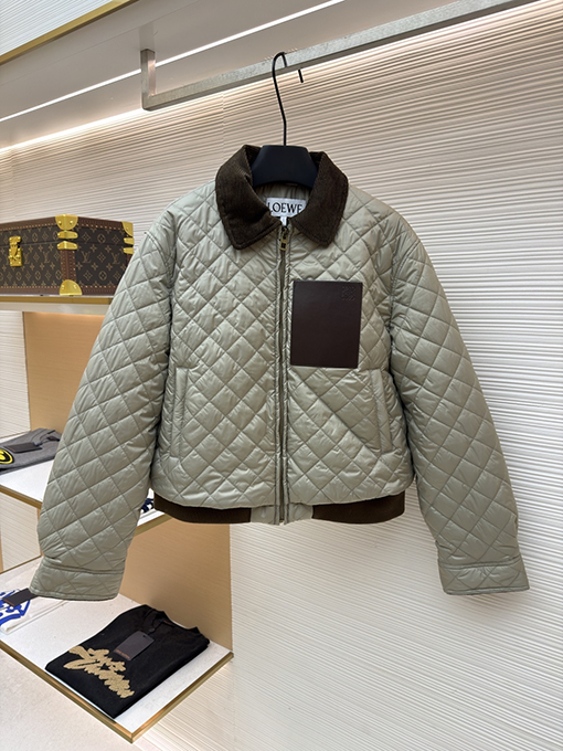 ロエベ ダイヤモンド柄シープスキンダウンジャケット