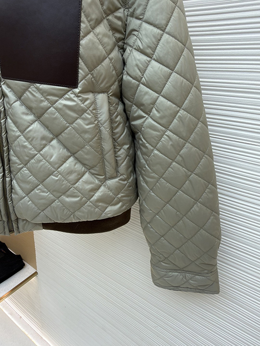 ロエベ ダイヤモンド柄シープスキンダウンジャケット