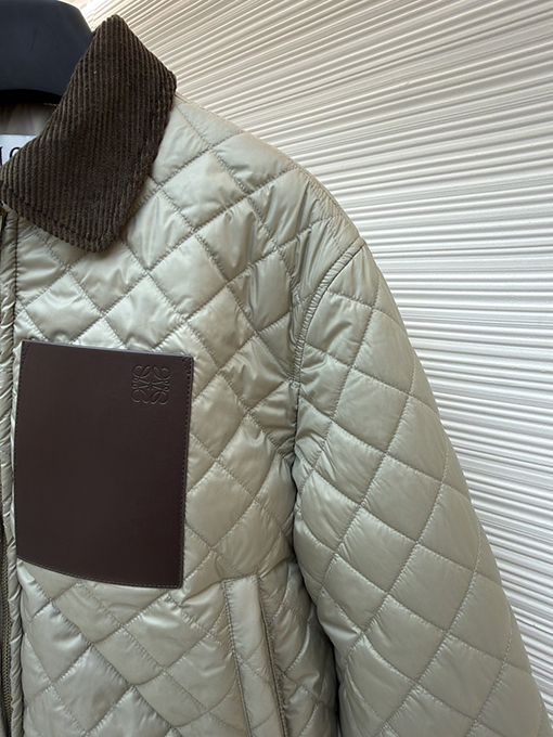 ロエベ ダイヤモンド柄シープスキンダウンジャケット