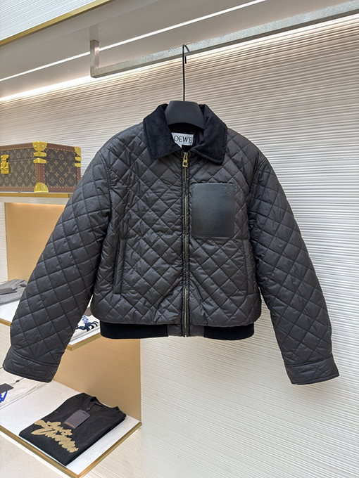 ロエベ ダイヤモンド柄シープスキンダウンジャケット