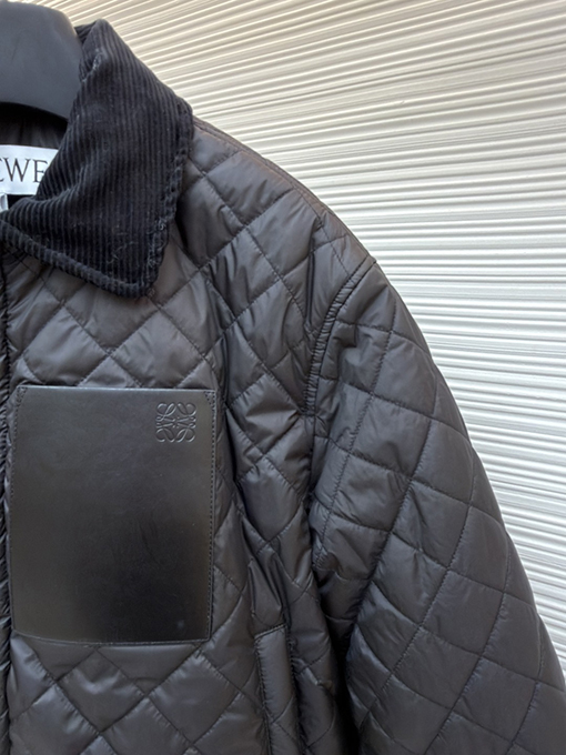 ロエベ ダイヤモンド柄シープスキンダウンジャケット