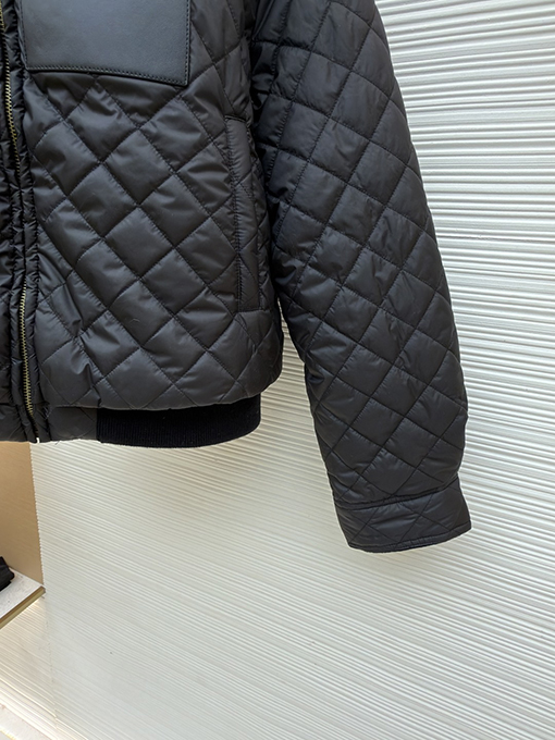 ロエベ ダイヤモンド柄シープスキンダウンジャケット