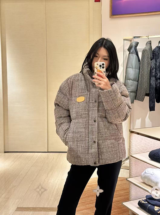 ルイヴィトンスーパーコピー レザーラベルチェック柄ダウンジャケット