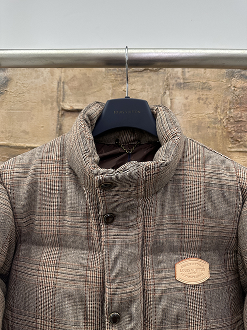 ルイヴィトンスーパーコピー レザーラベルチェック柄ダウンジャケット