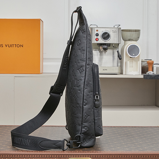 ルイヴィトン Duo Slingbag Monogram フルレザーエンボスチェストバッグ M26730