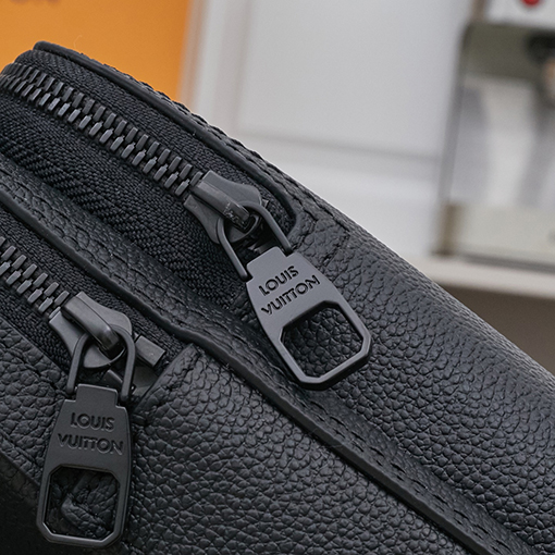 ルイヴィトンコピー Avenue Sling Bag PM エンボスレターチェストバッグ M15269 M15255