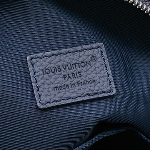 ルイヴィトンコピー Avenue Sling Bag PM エンボスレターチェストバッグ M15269 M15255