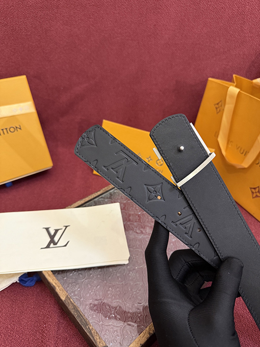 ルイヴィトンスーパーコピー Dimension 4.0 クラシックな両面ベルト