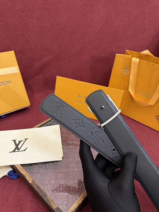 ルイヴィトンスーパーコピー Dimension 4.0 クラシックな両面ベルト