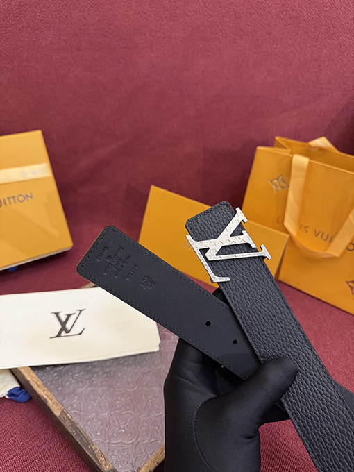 ルイヴィトンスーパーコピー Dimension 4.0 クラシックな両面ベルト