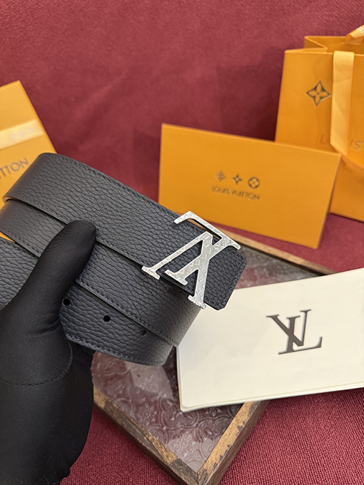 ルイヴィトンスーパーコピー Dimension 4.0 クラシックな両面ベルト