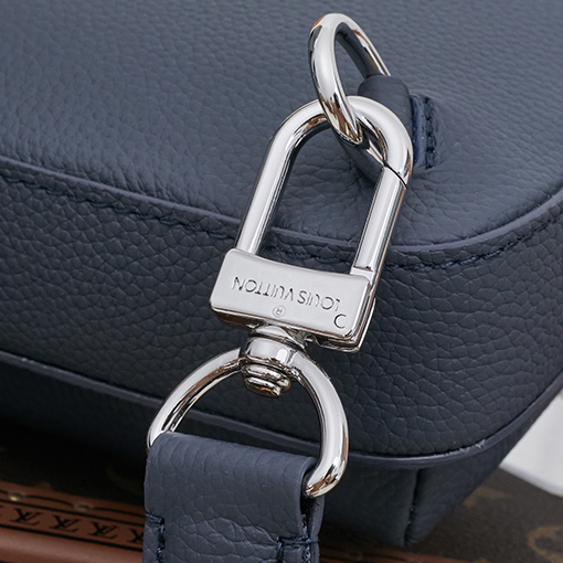 ルイヴィトンコピー Avenue Sling Bag PM エンボスレターチェストバッグ M15269 M15255