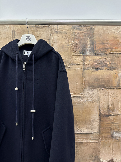 ロエベ ミドル丈のフード付きコート