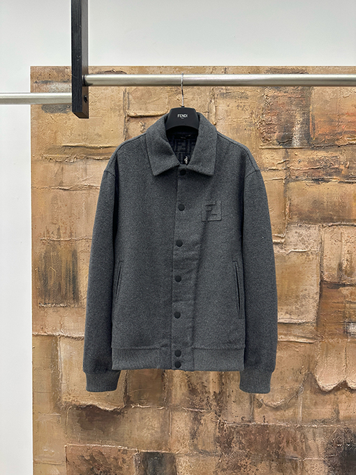 フェンディ アップリケ刺繍襟ウールコート