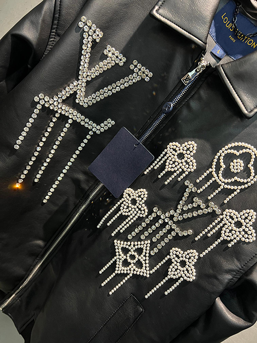 ルイヴィトン ランウェイスタイルのレザージャケット