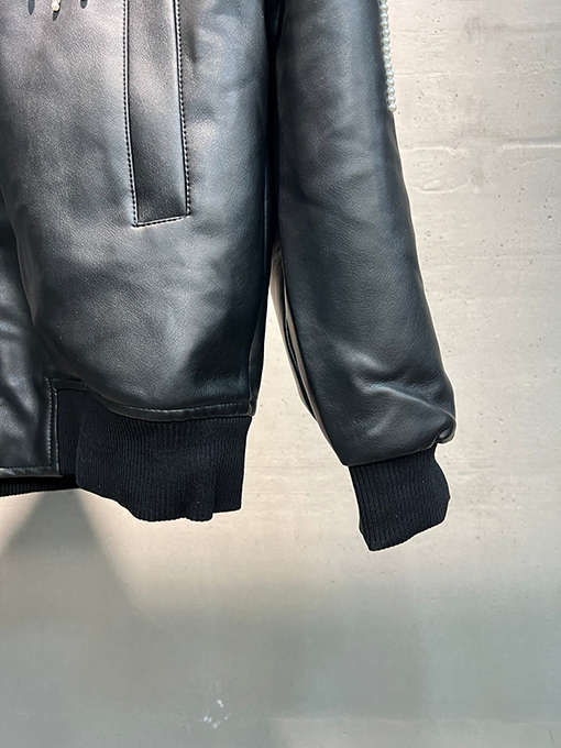 ルイヴィトン ランウェイスタイルのレザージャケット