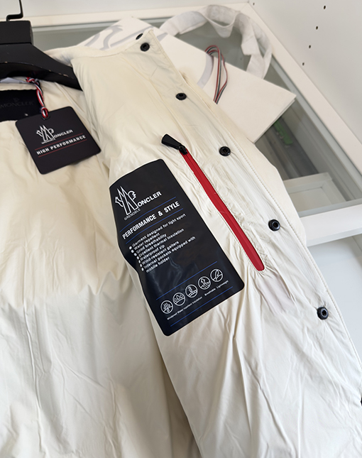 モンクレール コーデュロイダウンジャケット