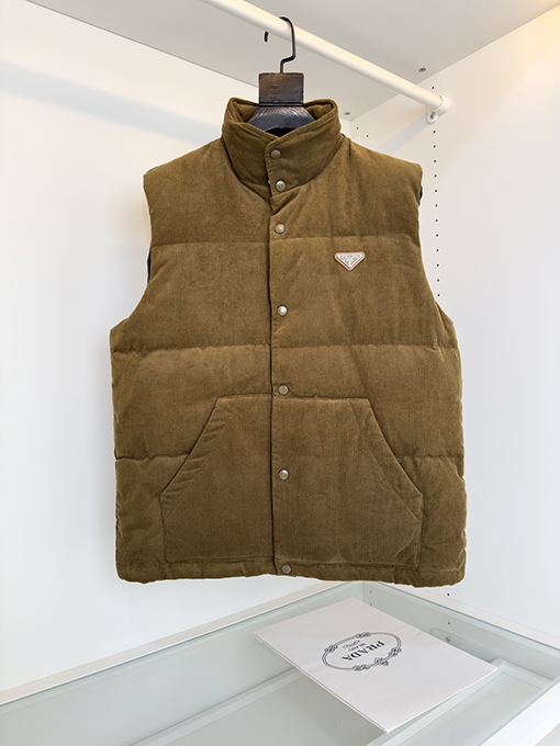 プラダ コーデュロイ レトロ ダウンベスト