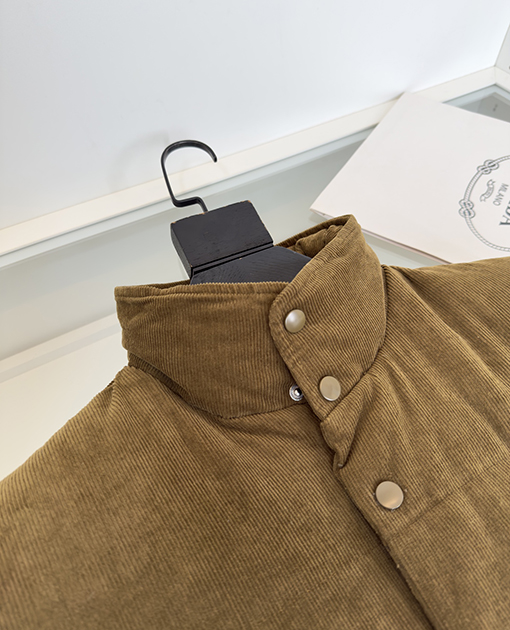 プラダ コーデュロイ レトロ ダウンベスト