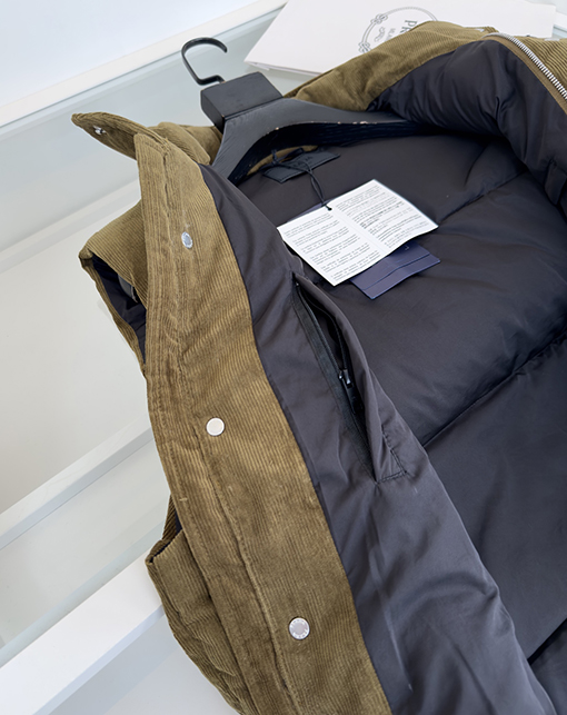 プラダ コーデュロイ レトロ ダウンベスト