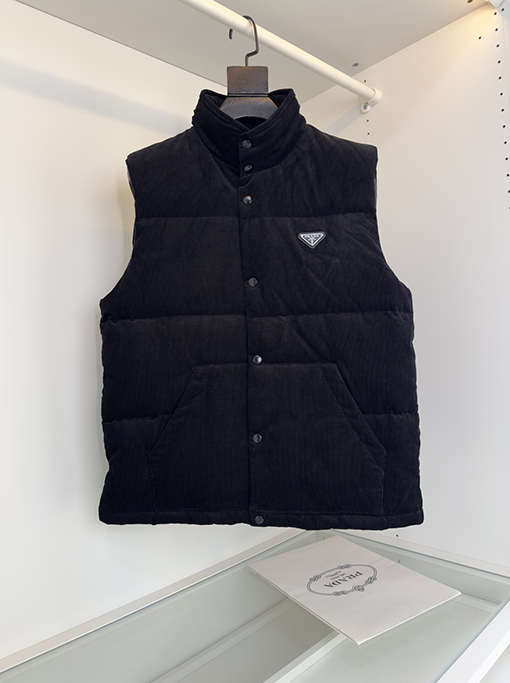 プラダ コーデュロイ レトロ ダウンベスト