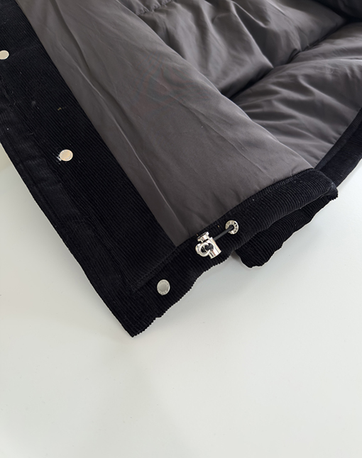 プラダ コーデュロイ レトロ ダウンベスト