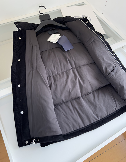 プラダ コーデュロイ レトロ ダウンベスト