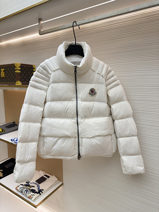 モンクレールスーパーコピー 3Dキルティングスタンドカラージッパーダウンジャケット