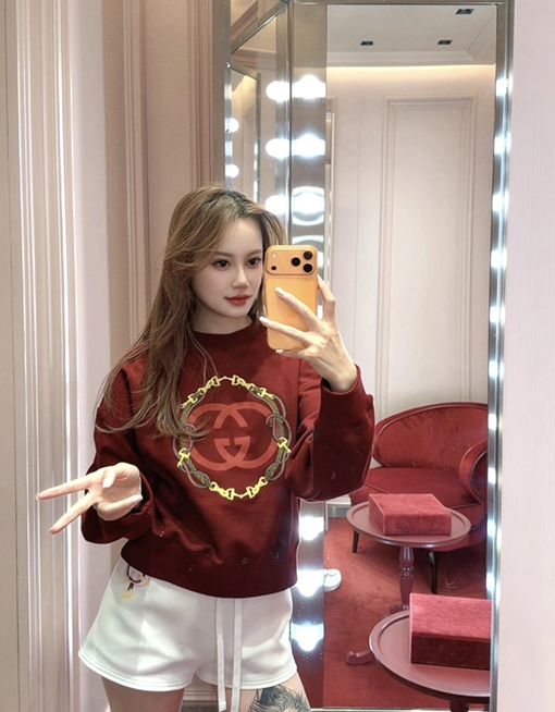 グッチコピー コイル刺繍スウェットシャツ