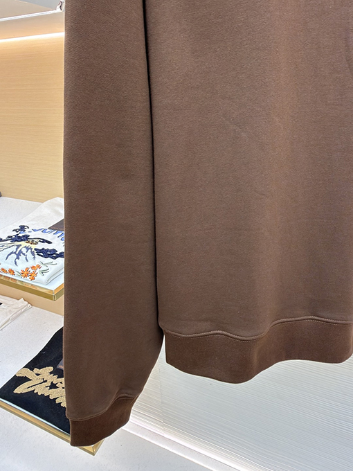 プラダ ウールの三角襟ニットスウェットシャツ