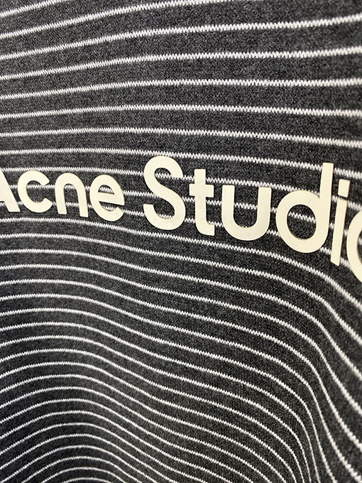 アクネストゥディオズ Acne Studios 新しいストライプ柄のフリース裏地フード付きスウェットシャツ