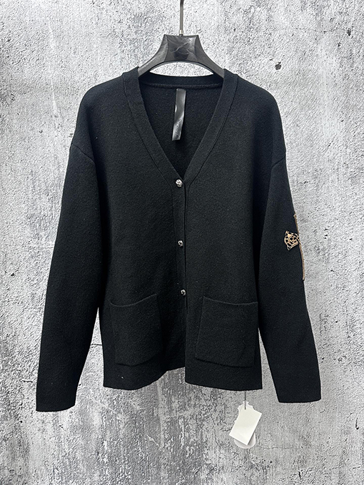 クロムハーツスーパーコピー ヒョウ柄レザーラベルパッチニットセーター