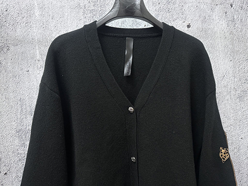 クロムハーツスーパーコピー ヒョウ柄レザーラベルパッチニットセーター