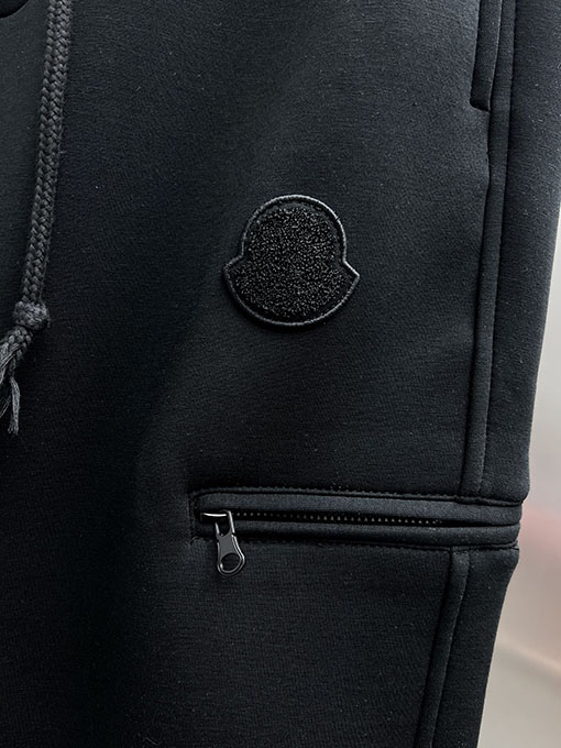 モンクレールコピー MONCLER レザーパッチ刺繍ロゴ厚のカジュアルパンツ