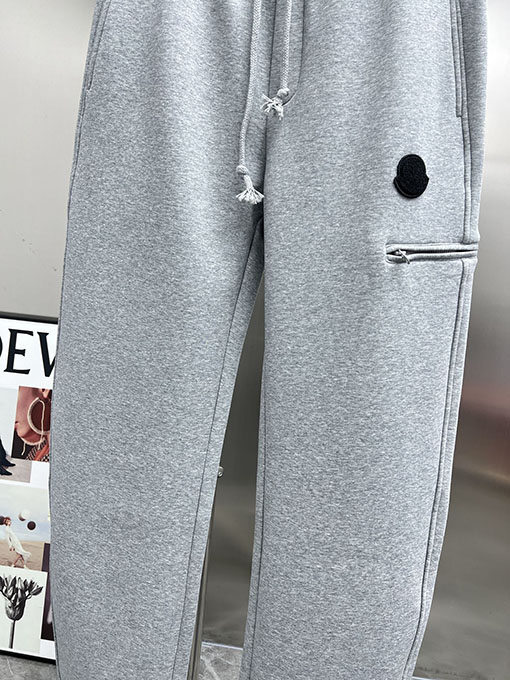 モンクレールコピー MONCLER レザーパッチ刺繍ロゴ厚のカジュアルパンツ